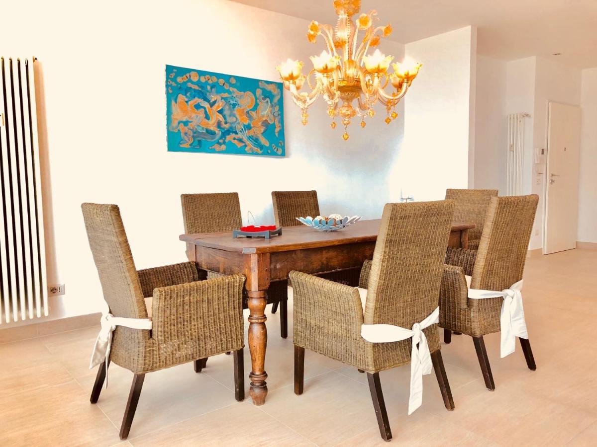 Attico Palazzo Di Vetro Apartment Luino Luaran gambar