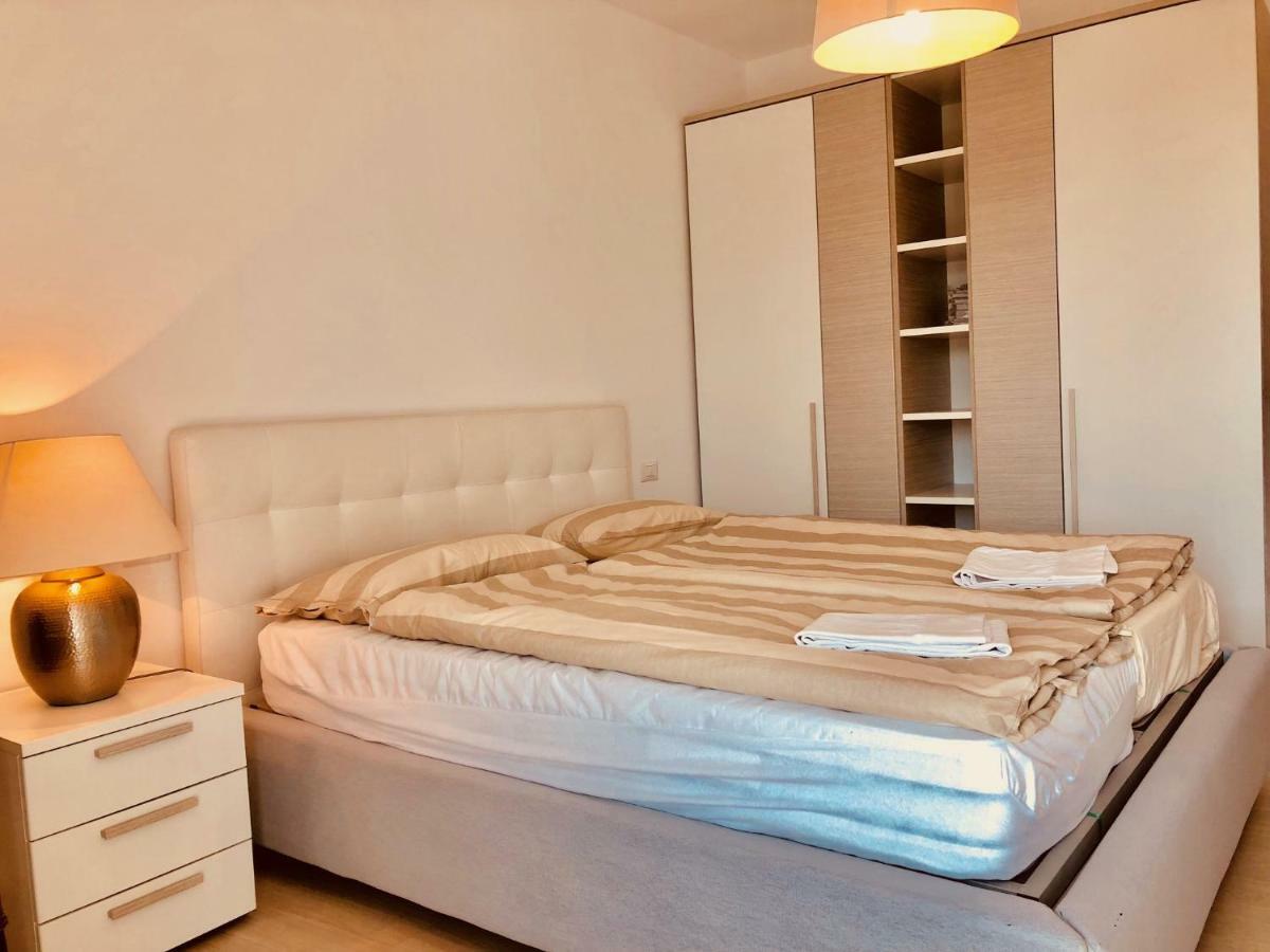Attico Palazzo Di Vetro Apartment Luino Luaran gambar